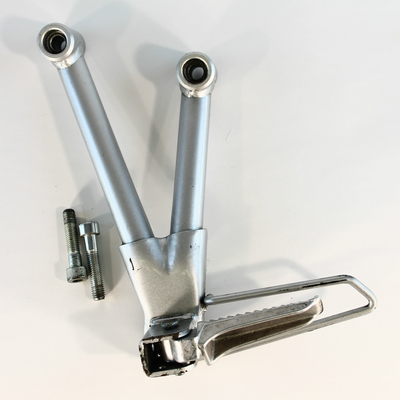 SUZUKI GSF GSF600 GSF600S WVA8 - Fußrastenanlage hinten links Fußraste