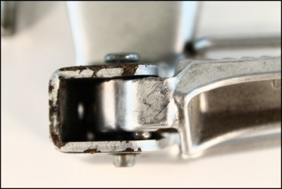 Suzuki (Original OE) - SUZUKI GSF GSF600 GSF600S WVA8 - Fußrastenanlage hinten links Fußraste - Bild 2 von 2