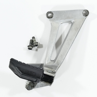 HONDA CBR CBR125 CBR125R JC34 Fußrastenanlage hinten rechts Sozius Fußraste