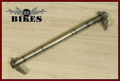 SUZUKI GSF600 GSF600S Bandit WVA8 - Steckachse Radachse Achse hinten